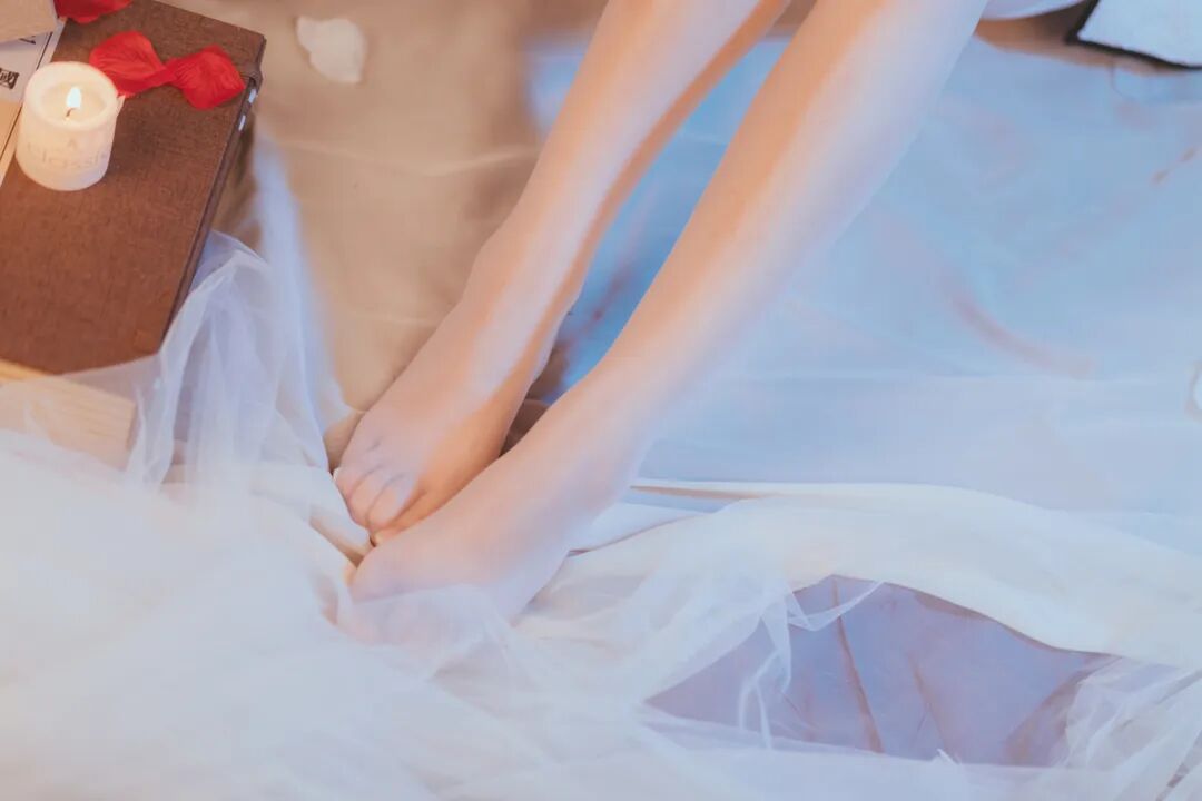 绝美时刻!过期米线线喵《白色旗袍》仙气十足的惊艳之旅插图 绝美时刻!过期米线线喵《白色旗袍》仙气十足的惊艳之旅插图