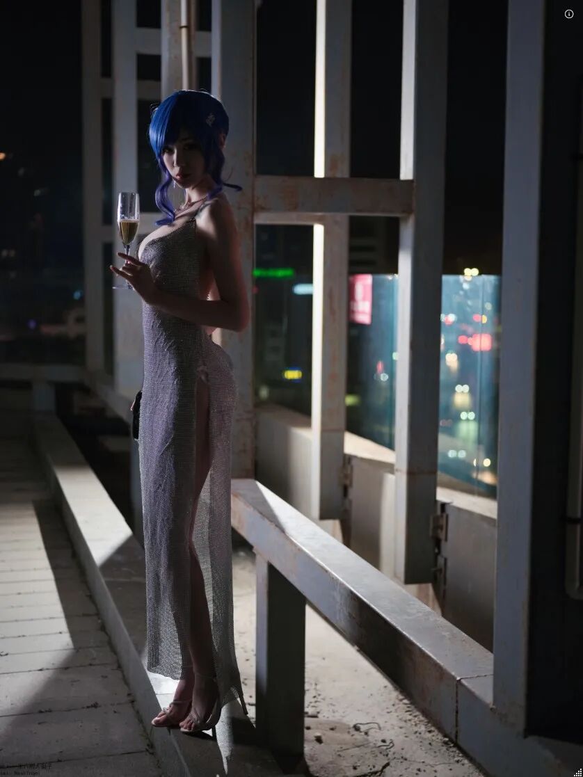 逆天长腿的大网红【一米八的大梨子】是谁？一米八的大梨子cos美图写真分享插图4