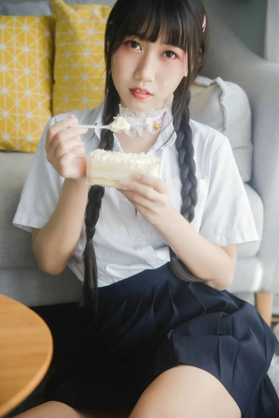 不呆猫是谁?网红COSER 女仆 不槑猫 COSPLAY 写真图片欣赏插图4 不呆猫是谁?网红COSER 女仆 不槑猫 COSPLAY 写真图片欣赏插图4